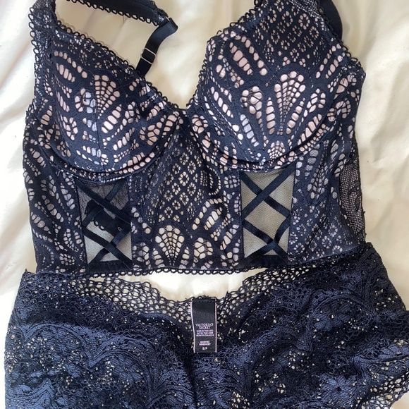 Black Lace Bustiers - Picture 1 of 3